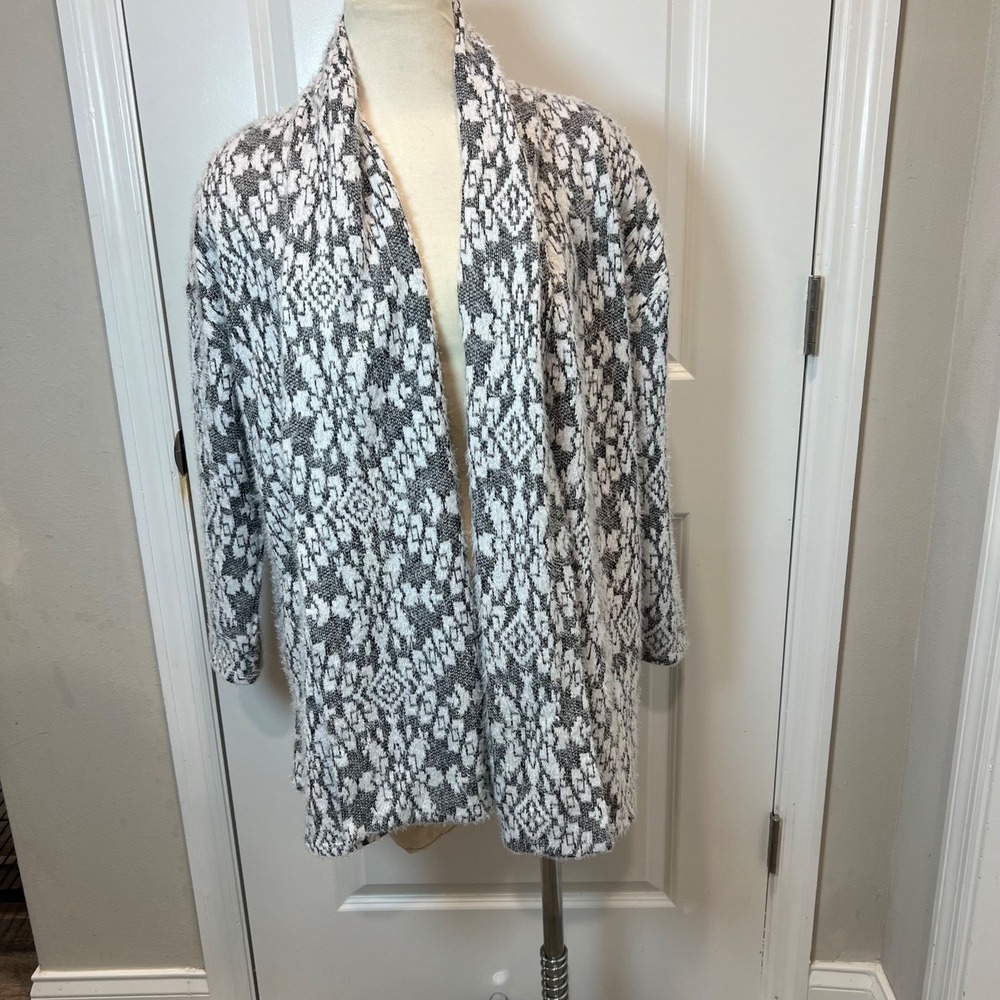 Retrology Womens Cardigan Eyelash Geometric Black White 1X